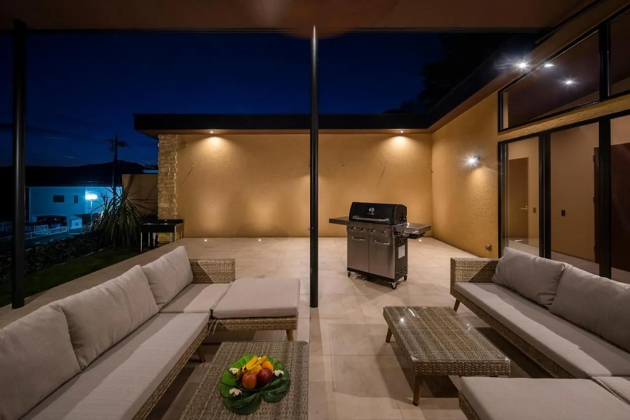 Furanyu Yugawara: Exclusive Oceanfront Villa with Private Onsen Japan