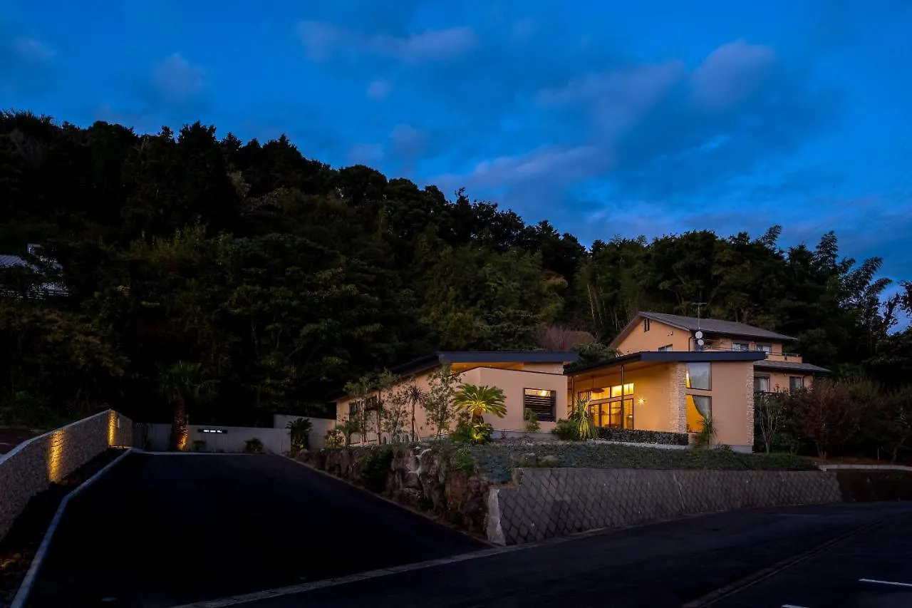 Furanyu Yugawara: Exclusive Oceanfront Villa with Private Onsen Japan